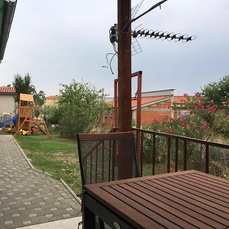 One-bedroom Apartment, Wifi, Airco, Parking, Washing Machine, Grill Apartment *