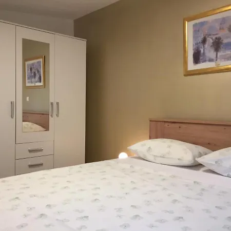 One-bedroom Apartment, Wifi, Airco, Parking, Washing Machine, Grill *