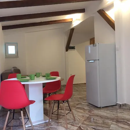 Apartment One-bedroom Apartment, Wifi, Airco, Parking, Washing Machine, Grill Medulin